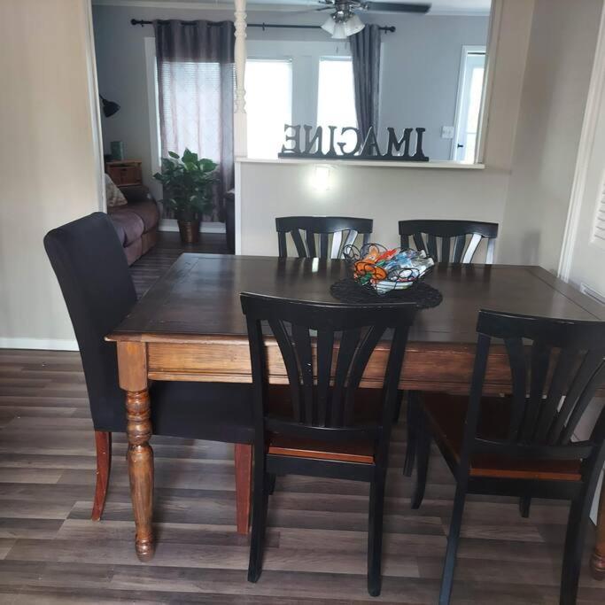 Cheerful 3 Bedroom House. Great Location Colorado Springs Exteriér fotografie